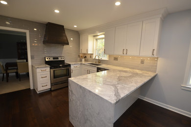 Transitional kitchen photo in Philadelphia