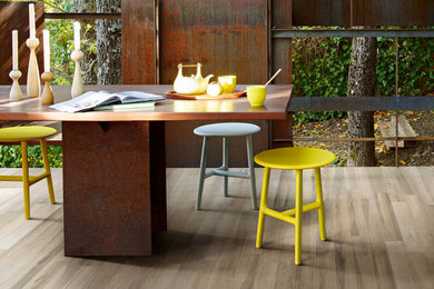 Inspiration for a large courtyard patio kitchen remodel in Los Angeles with no cover