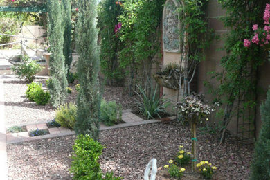 Inspiration for a landscaping in Phoenix.