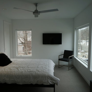 Sunlit Urban Empty Nester home