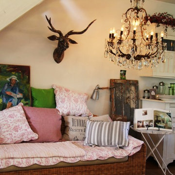 Daybed aus Korb mit französischen Accessoires