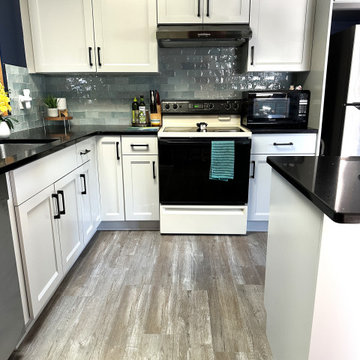 Showplace EVO Sutherland Kitchen in Simpli Gray