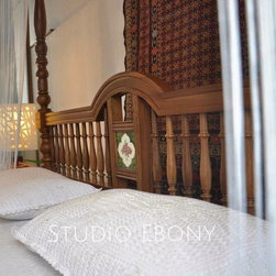 Valayapatti Post Bed - Canopy Beds