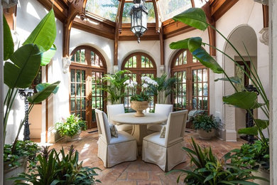 Example of a classic home design design in Atlanta