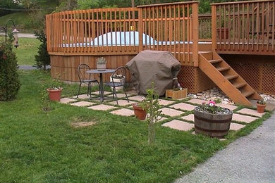 Inspiration for a mid-sized traditional backyard landscaping in Philadelphia.