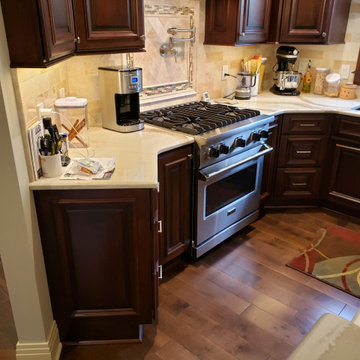 Bertch Kitchen+ Cabinetry - 2019 - Select Alder - Capela - Brindle