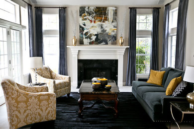 Example of a classic living room design in Austin
