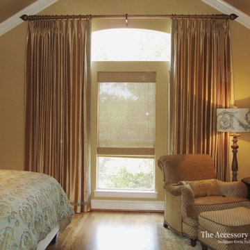 Houston Tradtional Bedroom: Greta Hall - Designer