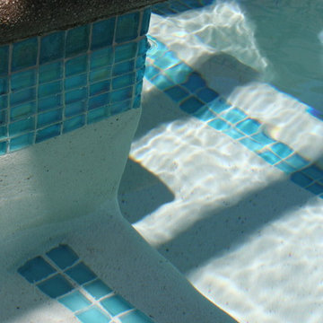 'All about Glass', A Family Entertaining Backyard