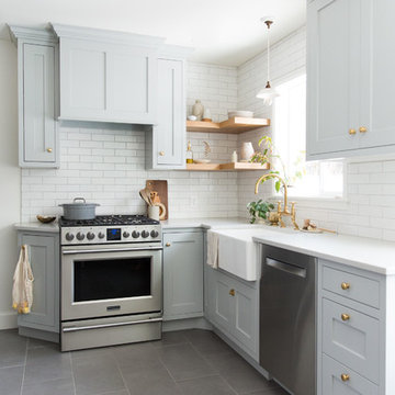 Tinge Floral: Thin Brick Kitchen Backsplash