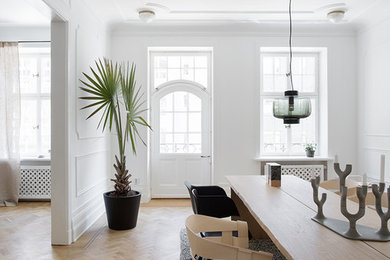 Inspiration for a traditional dining room in Stockholm.