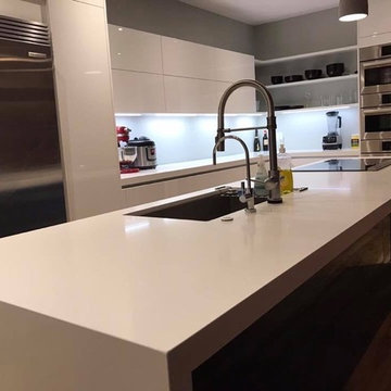 Kleinburg Modern Kitchen Vaughan, Ontario