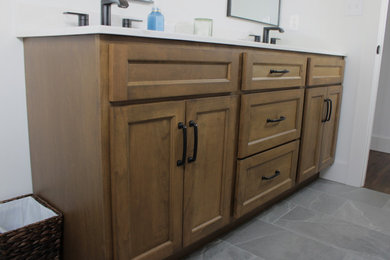 Bathroom - traditional bathroom idea in Philadelphia