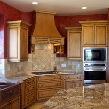 Kitchen crown molding