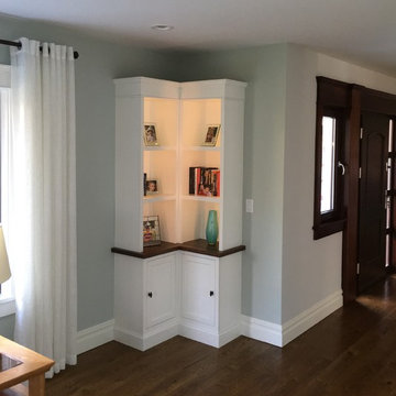Corner bookshelf