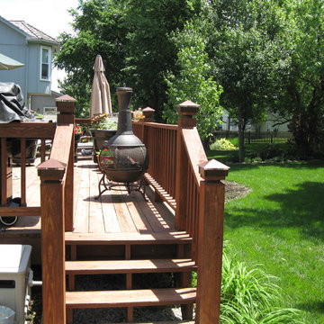 VanLeeuwen - Deck lighting using low voltage lighted post caps.