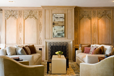 Elegant living room photo in Chicago