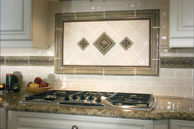 Example of a classic kitchen design in Los Angeles