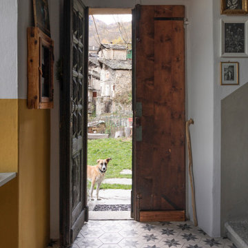 Recupero di una vecchia scuola di montagna