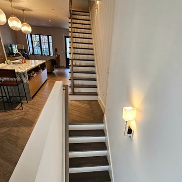 Project #112 | Traditional Staircase with Continuous Rail System