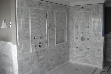 ミルウォーキーにあるトラディショナルスタイルのおしゃれな浴室の写真