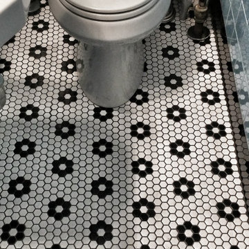 1935 Colonial Powder Room