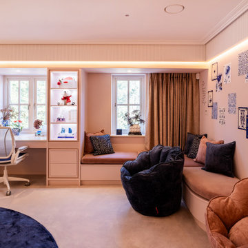 Teenage girl bedroom design in pink