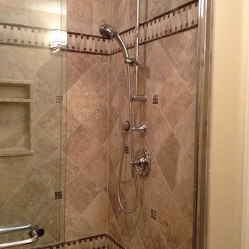 Bathroom Shower With Decorative Border Tile