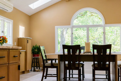 Example of a dining room design in Baltimore