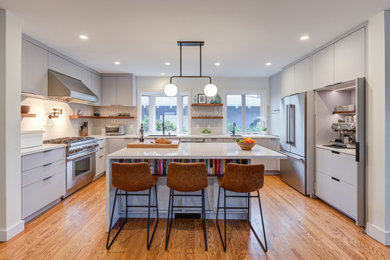 Kitchen - contemporary kitchen idea in San Francisco