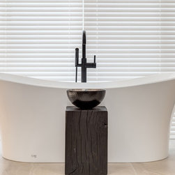 Contemporary Estate Home - Bathtubs
