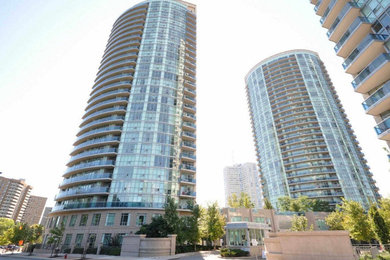 Home design - modern home design idea in Toronto