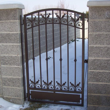 Estate Walkway Gate