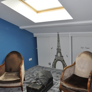 Home theater - contemporary home theater idea in Dijon