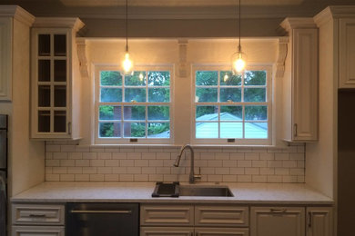 Example of a classic kitchen design in Raleigh
