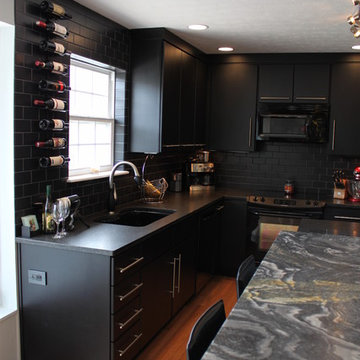Indianapolis Black Kitchen With Style