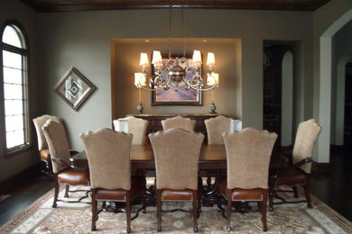 Dining room photo in Indianapolis
