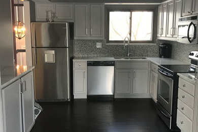 Example of a kitchen design in Detroit