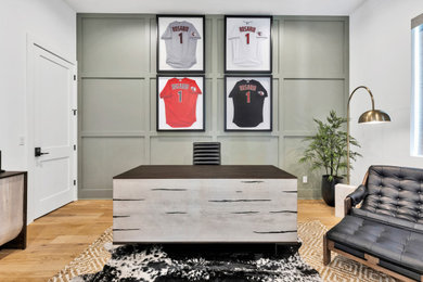 Example of a trendy home office design in Tampa