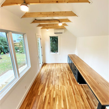 Woodlawn Ave - Detached Home Office