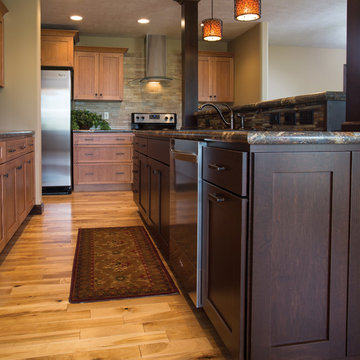 StarMark Cabinetry Two-Tone Kitchen