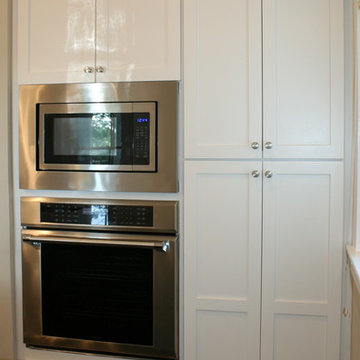 Fieldstone Cabinetry Bristol Marshmallow Cream with Java island