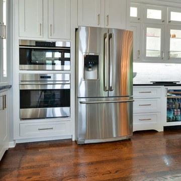 Large Island Transitional Kitchen
