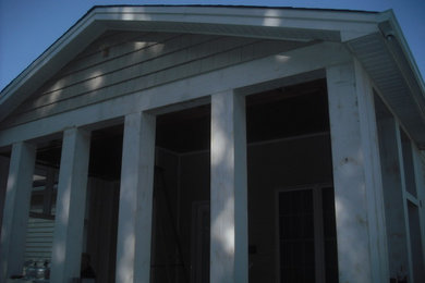 Example of a minimalist home design design in Wilmington