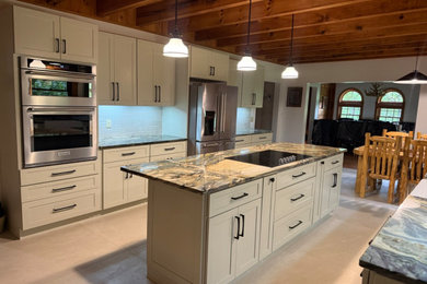 Inspiration for a modern kitchen remodel in Orlando