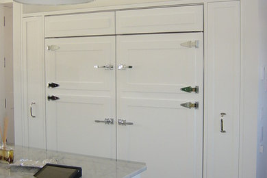 Kitchen - traditional kitchen idea in Other