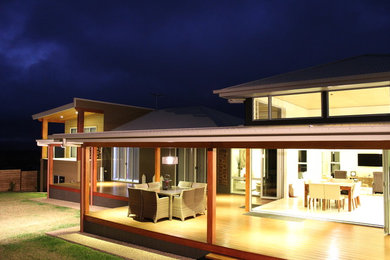 Inspiration for a contemporary home design in Cairns.