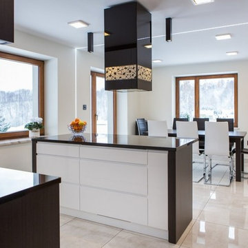 Modern Kitchen White High Gloss Cabinetry