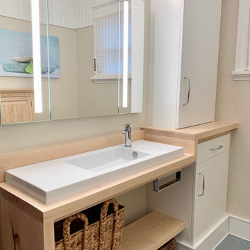 Bungalow bath - Modernized