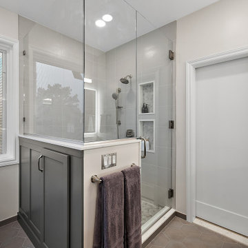 Starmark Maple Chesapeake Primary Bath in Mineral Gray